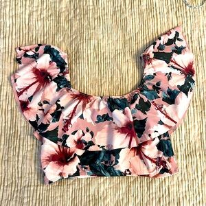 Albion fit Brontë Wave crop swim top!  Size small. EUC